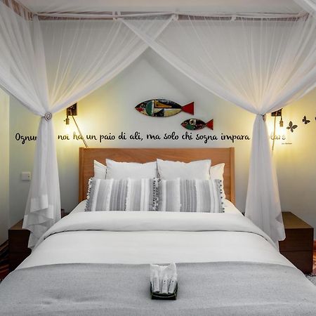 カンパラ Ewange - A Casa Mia Bed & Breakfast エクステリア 写真