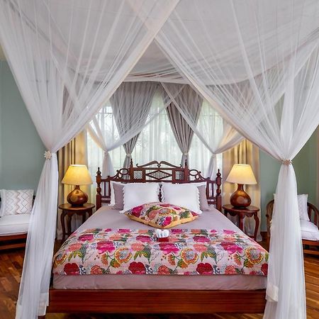 カンパラ Ewange - A Casa Mia Bed & Breakfast エクステリア 写真
