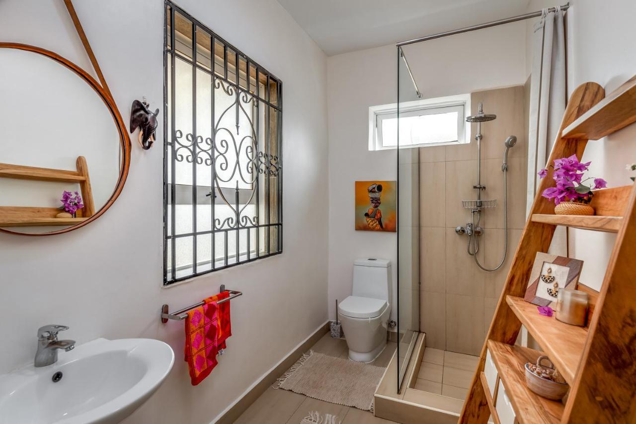 カンパラ Ewange - A Casa Mia Bed & Breakfast エクステリア 写真