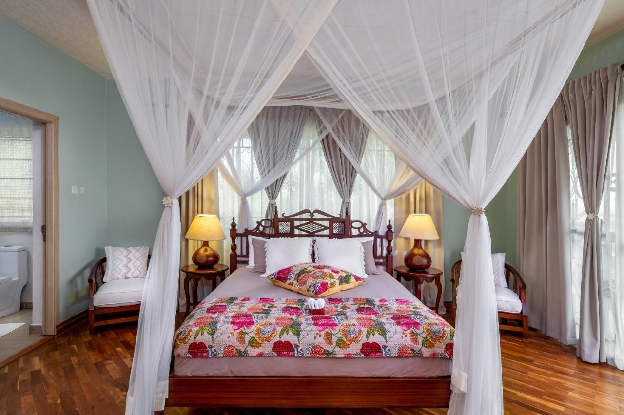 カンパラ Ewange - A Casa Mia Bed & Breakfast エクステリア 写真