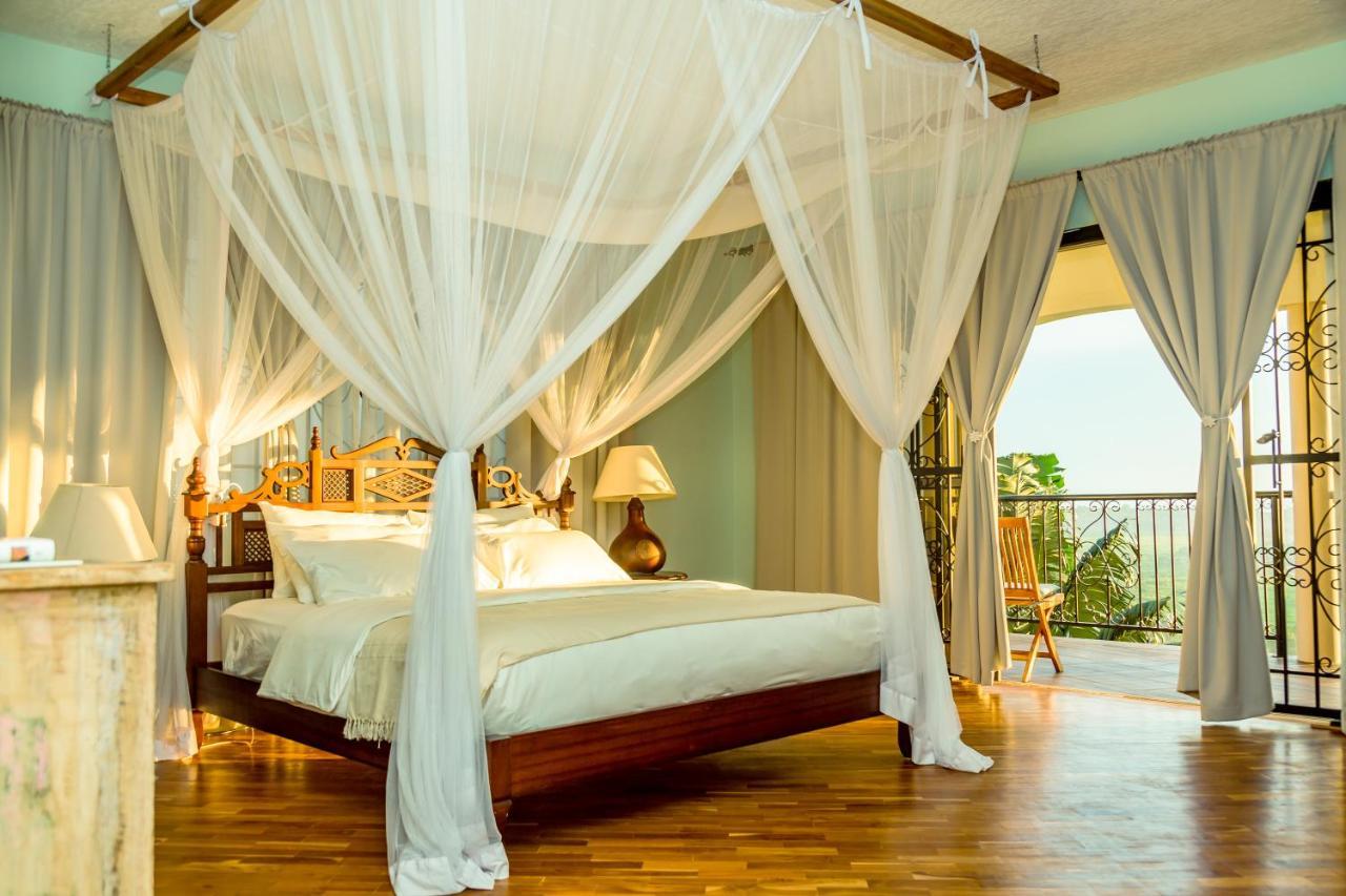 カンパラ Ewange - A Casa Mia Bed & Breakfast エクステリア 写真