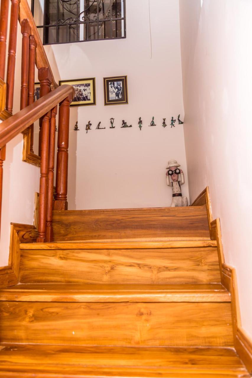 カンパラ Ewange - A Casa Mia Bed & Breakfast エクステリア 写真