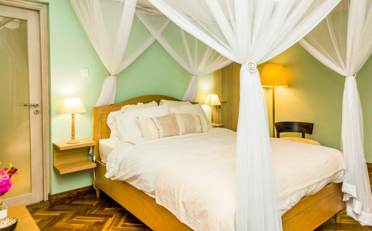 カンパラ Ewange - A Casa Mia Bed & Breakfast エクステリア 写真